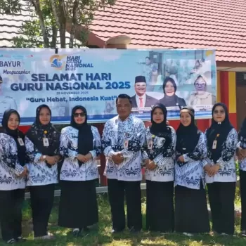 SMP Negeri 6 Rantau Bayur Meriahkan Hari Guru Nasional denga