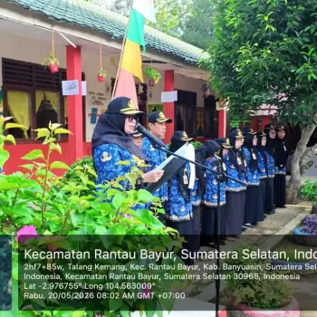 Upacara Hari Kebangkitan Nasional di SMPN 6 Rantau Bayur