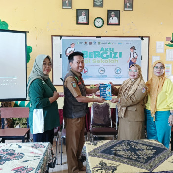 AKSI BERGIZI DI SEKOLAH BERSAMA PUSKESMAS KECAMATAN SEMUNTUL