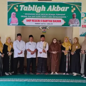 TABLIGH AKBAR DAN RAMADHAN BERBAGI DI SMPN 6 RANTAU BAYUR
